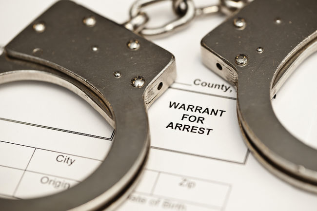 How to Report Someone with a Warrant (Including Yourself)?